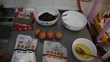 想吃枣糕不用出去买了，一把面粉一把枣，手不沾面，蓬蓬松松好吃
