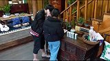 玲花点名要吃烤全羊，黄磊太好，正找不到机会吃“天霸”呢