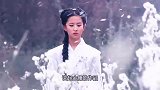 52岁李若彤不服老，年过半百还穿这种衣服，网友：奶奶您冷不？