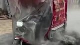 腾云驾灰而来的三轮车
