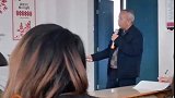 医学生上课发现老师的挂号费要600元