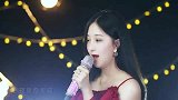 美女开口唱《白狐》闻者落泪，真的太好听了