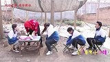 短剧：甜甜扮成牙医给大家看病，没想却被来福的口臭熏晕