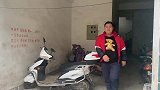 小伙去姐夫店里拿铁门，给钱不要还要管饭，姐夫的便宜不占白不占