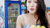 我付过钱了啊，为什么老板把我叫了回来？
