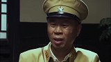八路找伪军谈生意被嫌弃，不料八路掏出枪，伪军秒怂