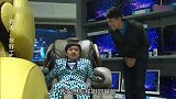 富二代去酒楼疯狂吃鱼翅，谁知结账时直接掏了一沓现金不用找了
