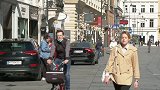撑不住了？奥地利宣布部分解封 当日维也纳步行街人头攒动