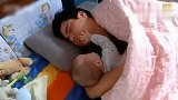 小宝宝使出龙爪手和狮吼功叫爸爸起床,老爸懒出了境界岿然不动！