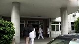 小女儿送来寿礼，全家人都站了起来，真是满满回忆！