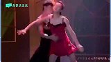 王皓闫博雅回应此前跟男伴舞亲密热舞争议，曾被网友多次劝离婚！
