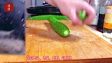 小孩子都非常爱吃的苦瓜炒蛋，口感清脆，不涩不苦