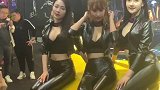 小姐姐昨晚没睡好,今天一天都不在状态,也不怕老板骂