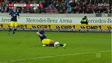 下半场补时第1分钟斯图加特球员肯普夫射门
