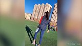 姿势优美！技术高超 这个美女会玩啊