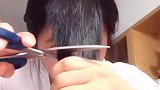 姐姐抓住自己头发一剪子下去，层次分明简直不要太好看！