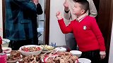 过年啦，过年啦，肉可以吃三天了！春暖中国