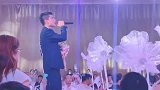 婚礼当天，新郎一首歌曲惊艳全场！