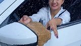 下雨天开车可以往后视镜上装上这个雨眉，视线清晰，行车安全