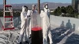 大象牙膏的威力有多猛？小伙在自家后院实验，结果一发不可收拾