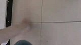 家里卫生间瓷砖阳台漏水，我教大家这样做，特别简单