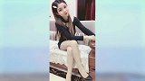 丝袜修饰的美腿，总比颜值还抢镜