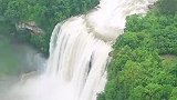 贵州大山里的瀑布，真壮观