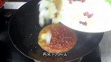 泥鳅我家喜欢这样做，鱼肉细嫩不腥，一次做一大盘不够吃，太香了