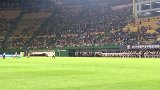 中超-17赛季-大战间歇看美女!中场休息足球宝贝热舞伴随替补球员热身 -新闻