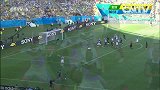 世界杯-14年-淘汰赛-1/4决赛-法国队前场任意球 击中胡梅尔斯的面部出了底线-花絮