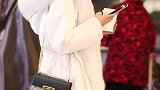 街拍-带仙气的姑娘，侧颜就足以让人迷恋，看到正脸你羡不羡慕