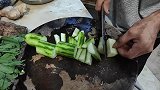 青瓜炒猪肉，简简单单的一道家常菜，能吃出回到家的味道