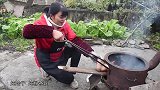 丫丫今天做猪脚炖粉条，粉丝爽嫩滑口，汤汁好喝暖胃，巴适得板