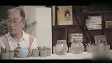 有强迫症的朴爷爷发现菜单挂得不整齐，忍不住去整理，真是太可爱了！