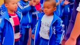 这孩子以后铁定有出息，单单这气势我们都学不来