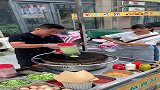 自创彩色煎饼，看起来很新奇，吃起来脆脆的！