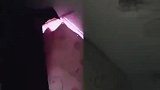大半夜练电焊，多半是疯了