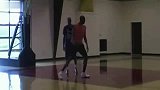 篮球-13年-珍稀！奥拉朱旺与科比特训视频曝光-专题