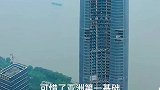 武汉第一楼，武汉绿地中心大厦，封顶现场，因为一条航道消减高度