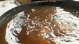 印度人学会了中国炸油条，感受一下印度炸油条，看着很美味！