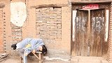 短剧：大娘好心帮助晕倒女孩，却被讹诈喊非礼，总裁儿子来后解气