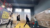 蹦完迪，开启看春晚模式坐等