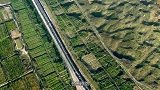 中国首条沙漠铁路，曾被质疑活不过30年，如今现状直“打脸”