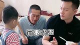 两岁儿子终于等到这一天了有靠山的日子就是好啊，爸爸惨了