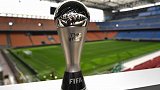 今夜谁将举起它？FIFA晒最佳球员奖杯 梅罗范戴克争锋