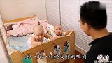 奶爸当着双胞胎萌娃面打拳，宝宝配合默契太搞笑，宝妈：此爸已疯