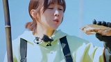 女姜妍抓鳖，吓成土拨鼠尖叫声？