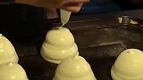 街头特色美食，用鸡蛋制作舒芙蕾，这造型不忍直视！