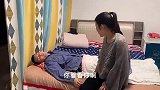 丈夫打工五年回家成瘫痪，妻子嫌弃请保姆，不料保姆刚来丈夫痊愈