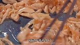 榨菜拌鸡丝做法，鲜嫩的鸡丝配上脆嫩的榨菜，味道真是绝绝子